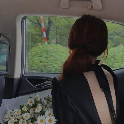 天王之女被曝出道颜值引争议，连日来校园画面流出